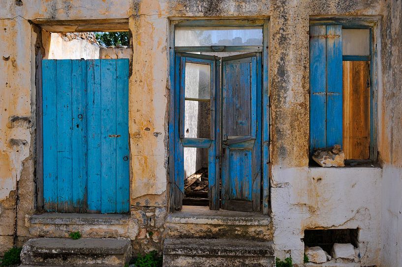 Blaue Türen auf Kreta von Thea Oranje