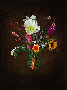 Stillleben mit Blumen und Insekten von Anouschka Hendriks