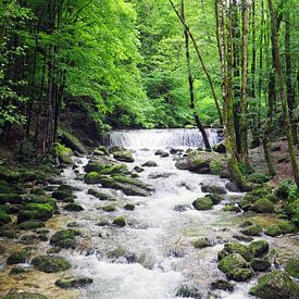 Watervallen van Herisson in de Jura in Frankrijk van Gabi Gaasenbeek