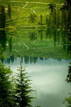 Karersee, weerspiegeling van Karijn | Fine art Natuur en Reis Fotografie