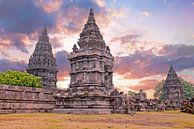 Prambanan tempel op Java in Indonesie bij zonsondergang van Eye on You thumbnail