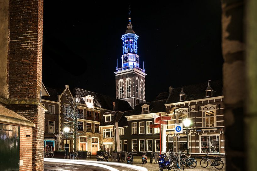 Beleuchteter Glockenturm in Kampen, Overijssel von Fotografiecor .nl