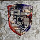 Buntes Porsche-Logo auf Beton von 2BHAPPY4EVER photography & art Miniaturansicht