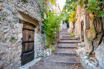 Treppe im Dorf Bauduen, Frankreich