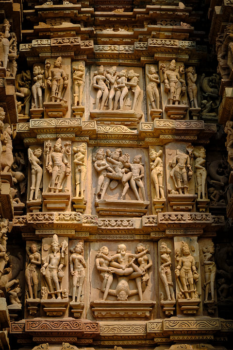 detail van kamasutra tempel india van <span class="secondary-font">Karel Ham</span>