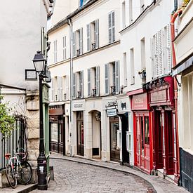 Stil straatje in Montmatre, Parijs - Reisfotografie van Dana Schoenmaker