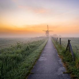 Sonnenaufgang an der Windmühle Koningslaagte von Kevin Oudman