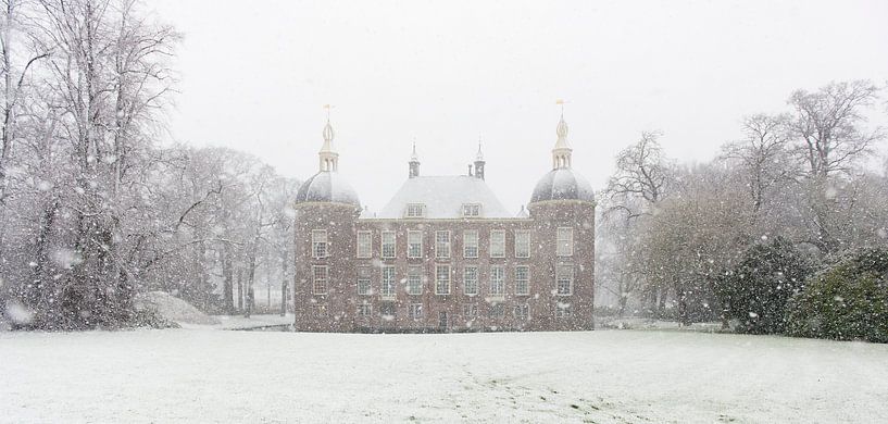 kasteel in de sneeuw van Jeannette Kliebisch