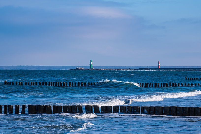 Jetée et épi sur la côte de la Baltique à Warnemünde par Rico Ködder