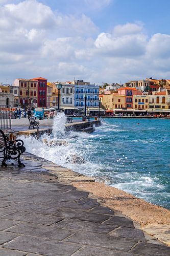 Bank op de boulevard in Chania, Kreta