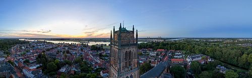 Coucher de soleil sur Zaltbommel et l'église St Martin