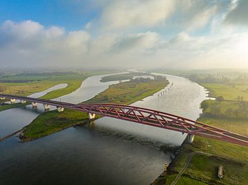Pont ferroviaire de Hanzeboog sur la rivière IJssel, vu d'en haut