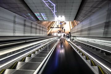 station de métro avec escalator sur la ligne nord-sud d'Amsterdam