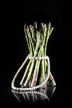 When food meets jewelry... Asparagus with pearls