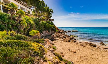 Zandstrand in Canyamel, kustlijn eiland Mallorca, Spanje Middellandse Zee van Alex Winter
