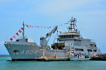 Marinevaartuig Pelikaan in Aruba van Karel Frielink