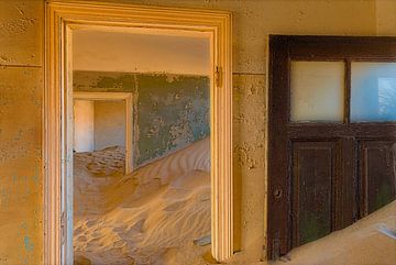 Verlassene Häuser in der Wüste Namibias von Peter van Vuuren