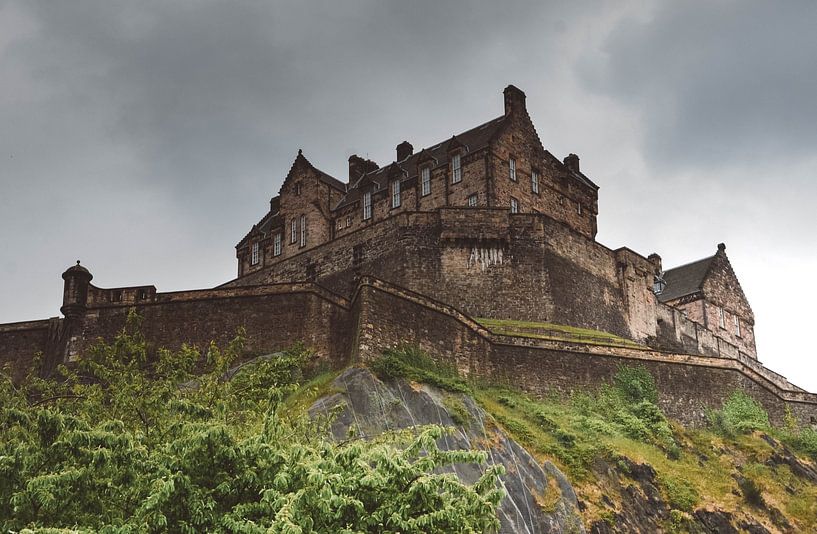 Edinburgh by Hello Pompoyo