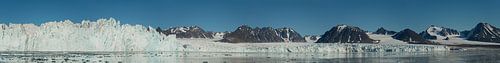 200 MP - Stitched panorama of a fjord with glacier on Spitsbergen