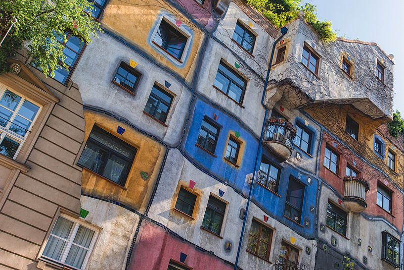 haus in der Stadt weint von Robinotof