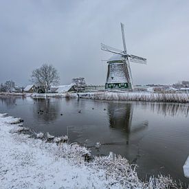 Winter bij de molen De Hensbroeker van peterheinspictures