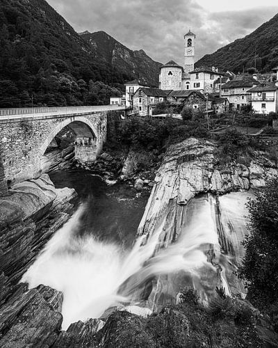 Lavertezzo en noir et blanc, Suisse