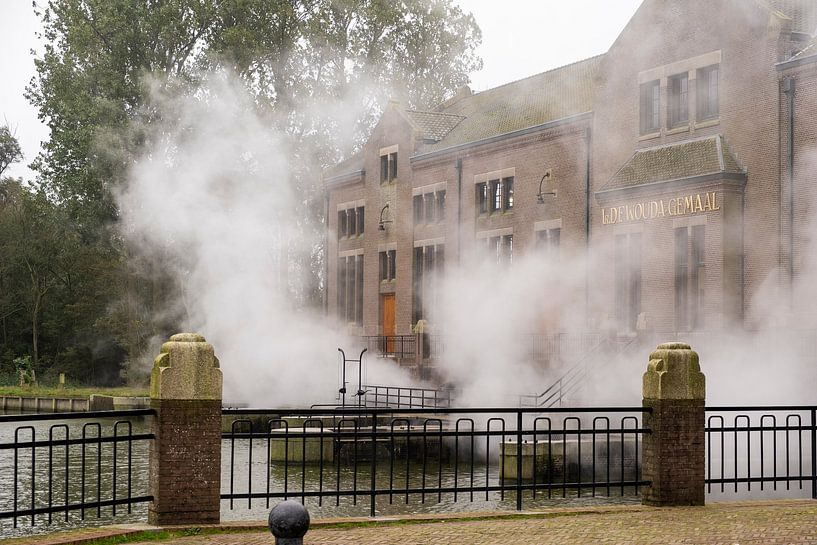 Wouda-gemaal onder stoom van Willem Laros | Reis- en landschapsfotografie
