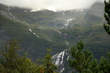 waterval in de bergen van Noorwegen | fine art foto print