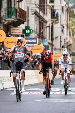 Mathieu van der Poel wins Milan - Sanremo by Leon van Bon