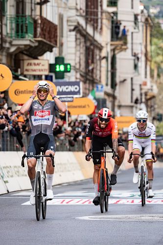 Mathieu van der Poel wins Milan - Sanremo by Leon van Bon