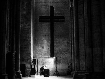 France Chartres Cross 01