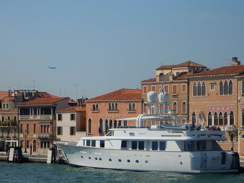 Luxe boot in Venetië  von Joke te Grotenhuis