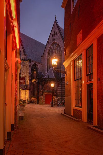 Amsterdam, de Oude Kerk tijdens lockdown van Michiel Dros