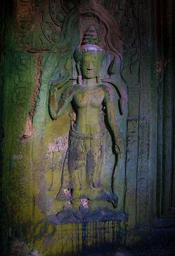Sculptuur in de tempels van Angkor Wat in Cambodja. Wout Kok One2expose van Wout Kok