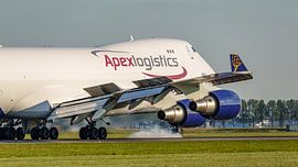 Landung eines Atlas Air Boeing 747-400 Frachtflugzeugs. von Jaap van den Berg