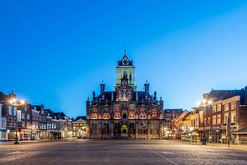 Delft. Rathaus am Markt. Abendschuss.
