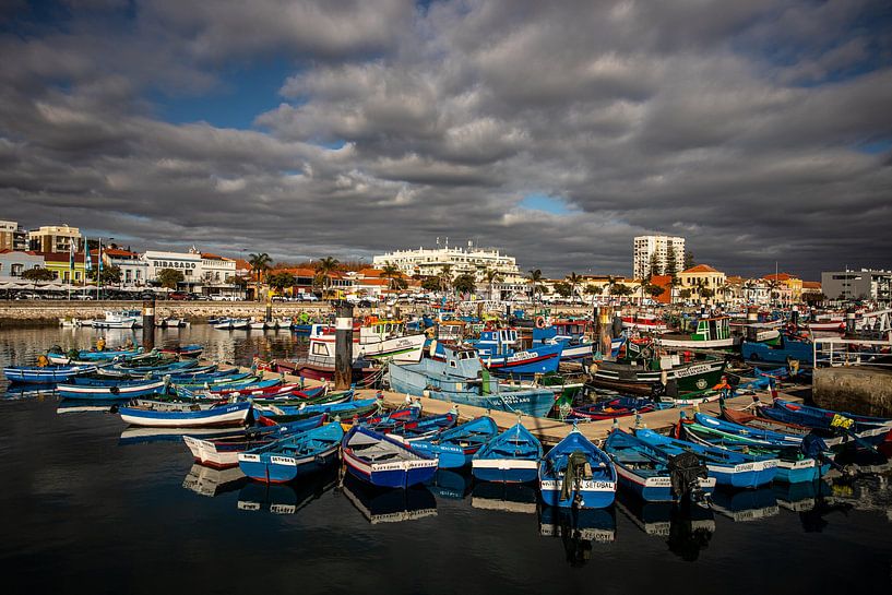 Setubal, port de pêche, Portugal par Winne Köhn