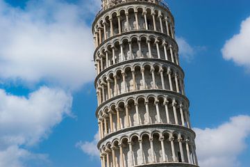 Dromerige close up Toren van Pisa van Patrick Verhoef