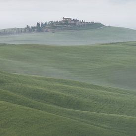 Une journée commence dans les vagues de la Toscane sur Walter G. Allgöwer
