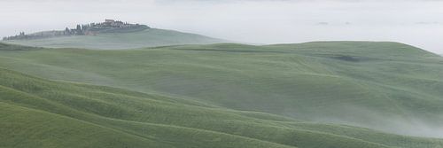 Een dag begint in de golven van Toscane
