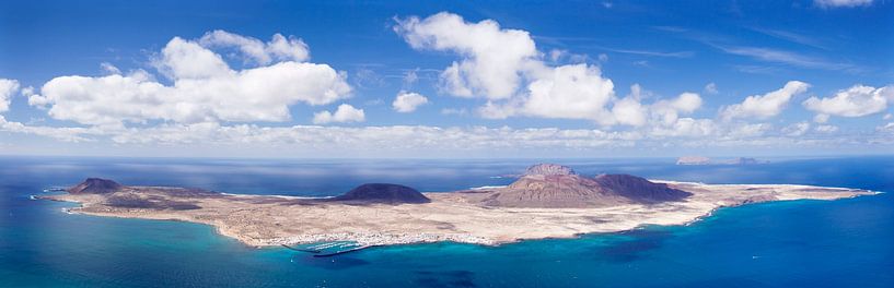Island La Graciosa on Lanzarote by Markus Lange