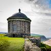 Mussenden Temple at the edge van Guy Lambrechts