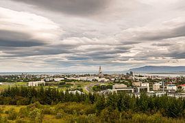 Skyline von Reykjavik von Gerry van Roosmalen