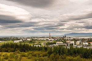 Skyline von Reykjavik von Gerry van Roosmalen