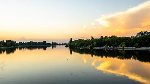 Vichy Lac d'allier bij zonsondergang