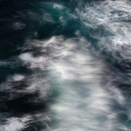 Modèle abstrait par vagues déferlantes sur Rob van Esch