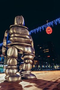 Statue by night von Marcel Blijleven