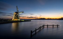 Mill De Helper on the Paterswoldsemeer lake by Henk Osinga