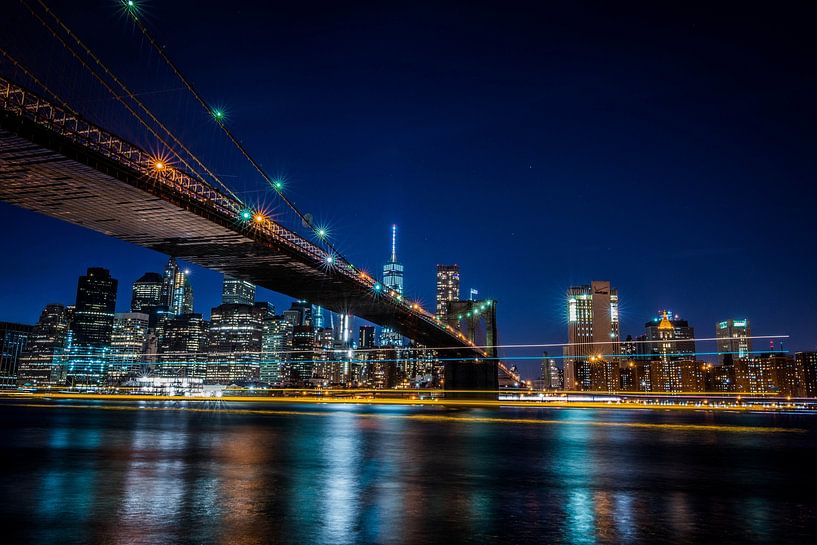 Avondlicht foto van de Brooklyn Bridge en New York van Juliette Laurant