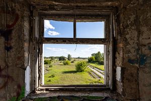 Lost Place Alter Flugplatz Rangsdorf  - Blick aus dem ehemaligen Tower auf das alte Flugfeld